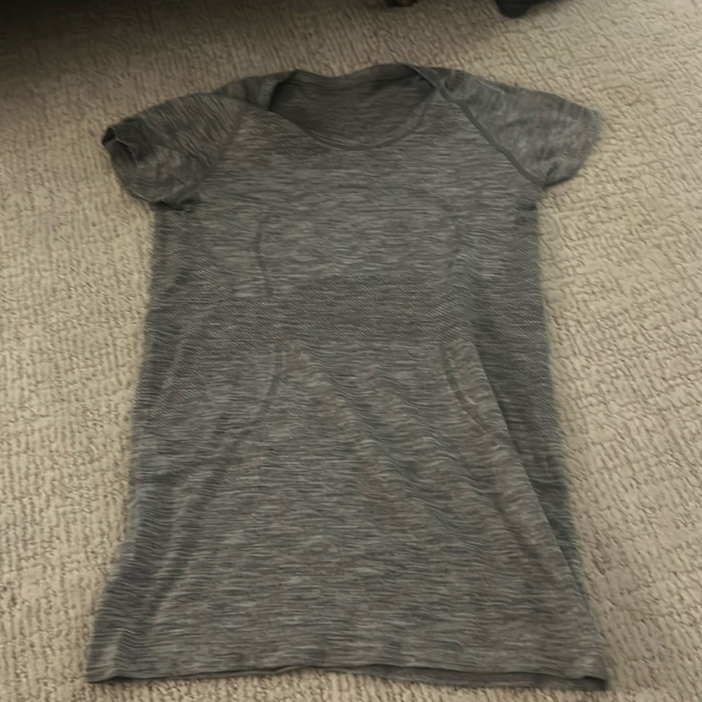 grey lulu work out top